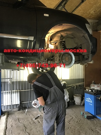 Инфинити QX56 ремонт трубок заднего контура кондиционера с заменой на резиновые шланги