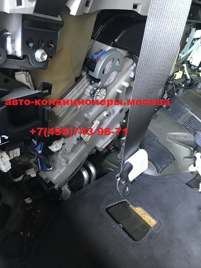 Замена трубок заднего контура кондиционера Тойота Ленд Крузер 200